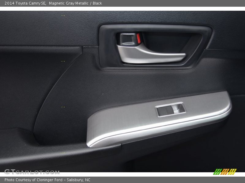 Magnetic Gray Metallic / Black 2014 Toyota Camry SE