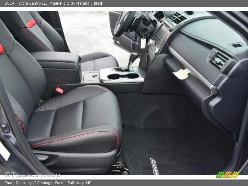 Magnetic Gray Metallic / Black 2014 Toyota Camry SE