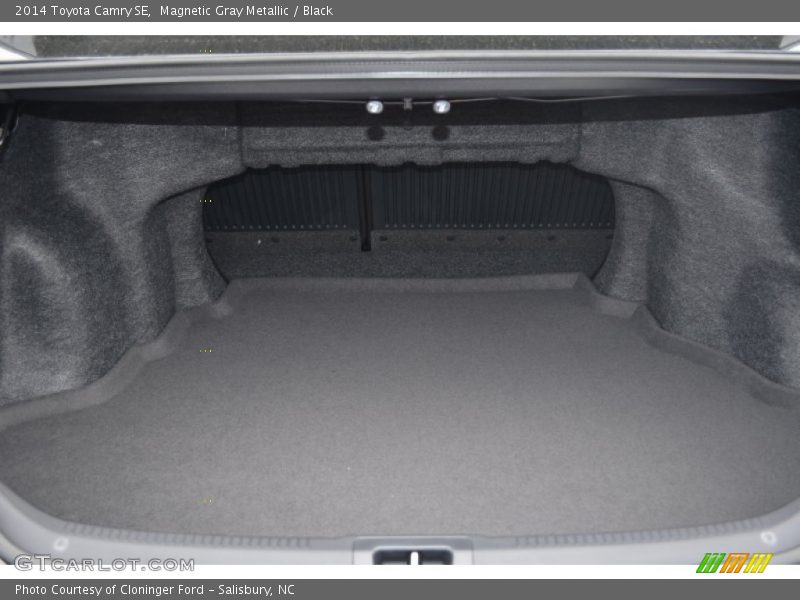 Magnetic Gray Metallic / Black 2014 Toyota Camry SE