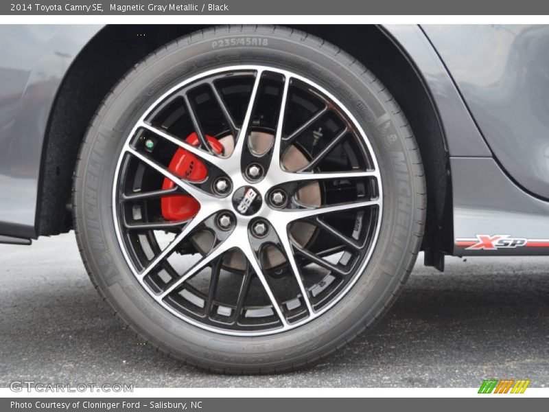 Magnetic Gray Metallic / Black 2014 Toyota Camry SE