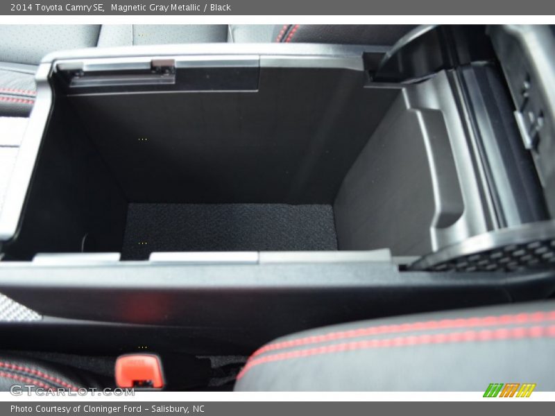 Magnetic Gray Metallic / Black 2014 Toyota Camry SE