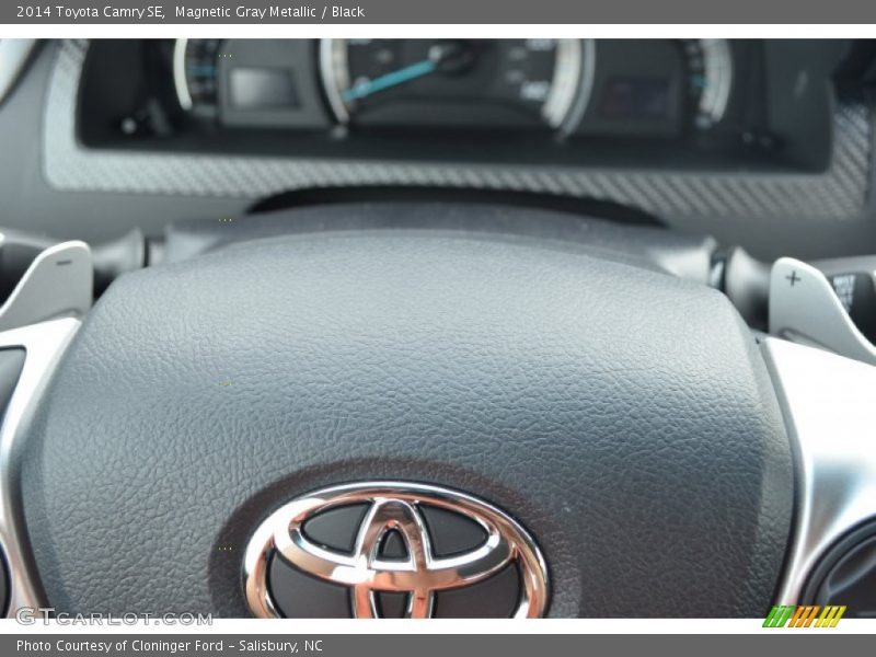Magnetic Gray Metallic / Black 2014 Toyota Camry SE