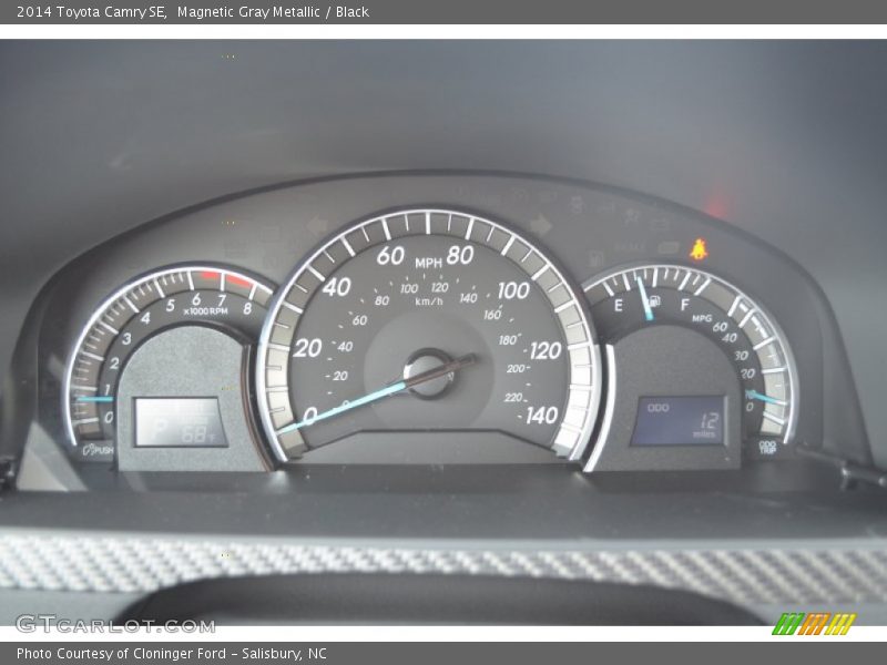Magnetic Gray Metallic / Black 2014 Toyota Camry SE
