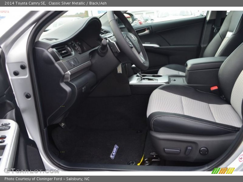 Classic Silver Metallic / Black/Ash 2014 Toyota Camry SE