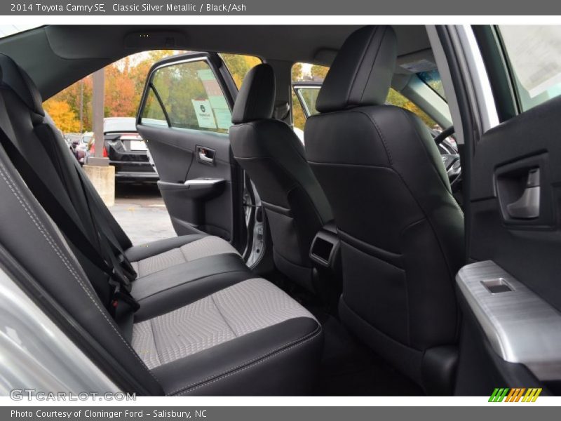 Classic Silver Metallic / Black/Ash 2014 Toyota Camry SE