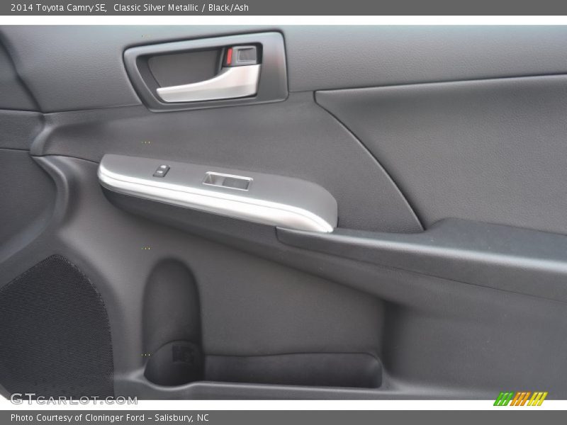 Classic Silver Metallic / Black/Ash 2014 Toyota Camry SE