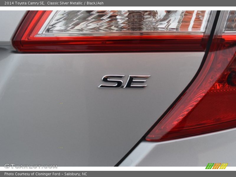 Classic Silver Metallic / Black/Ash 2014 Toyota Camry SE