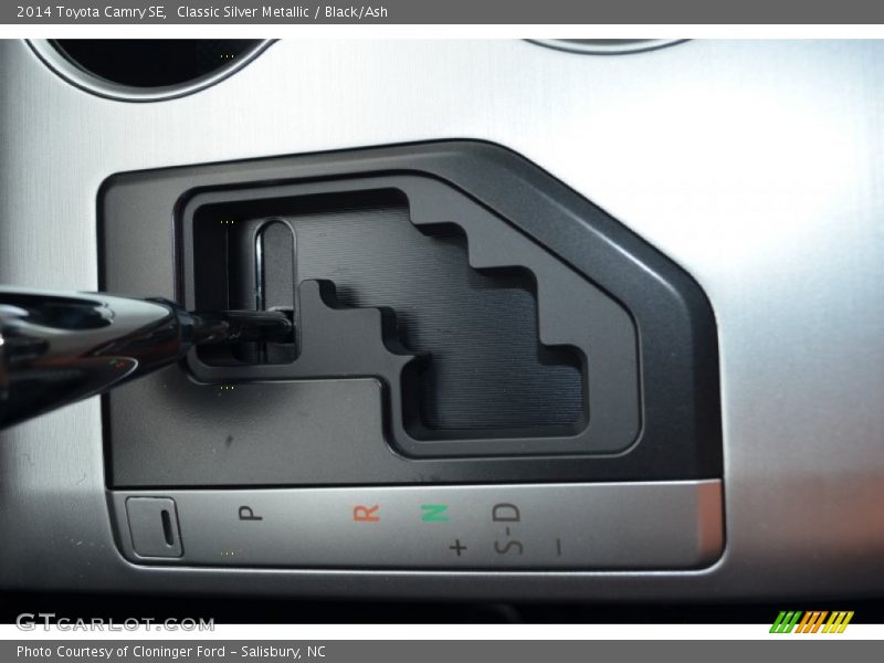 Classic Silver Metallic / Black/Ash 2014 Toyota Camry SE