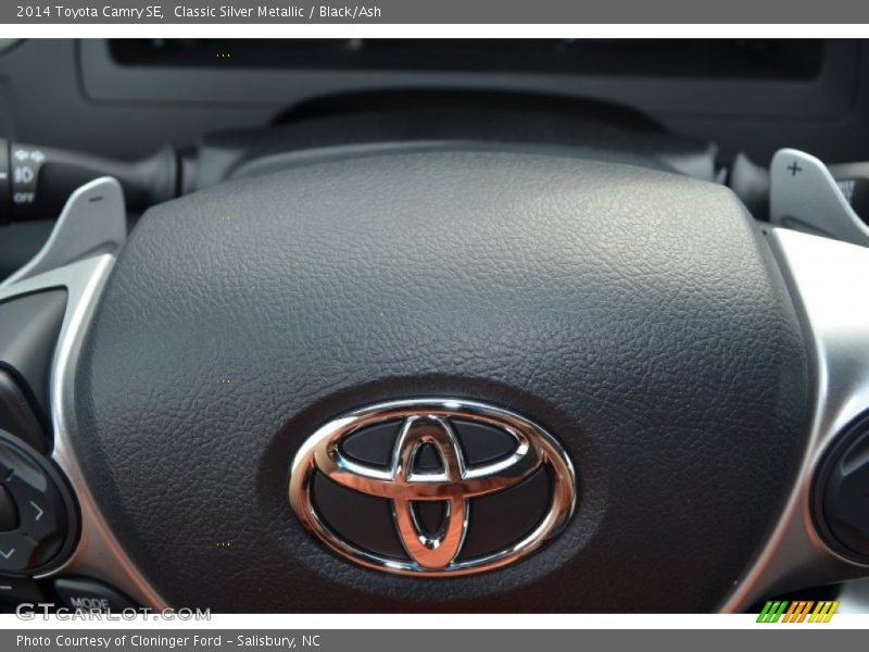 Classic Silver Metallic / Black/Ash 2014 Toyota Camry SE
