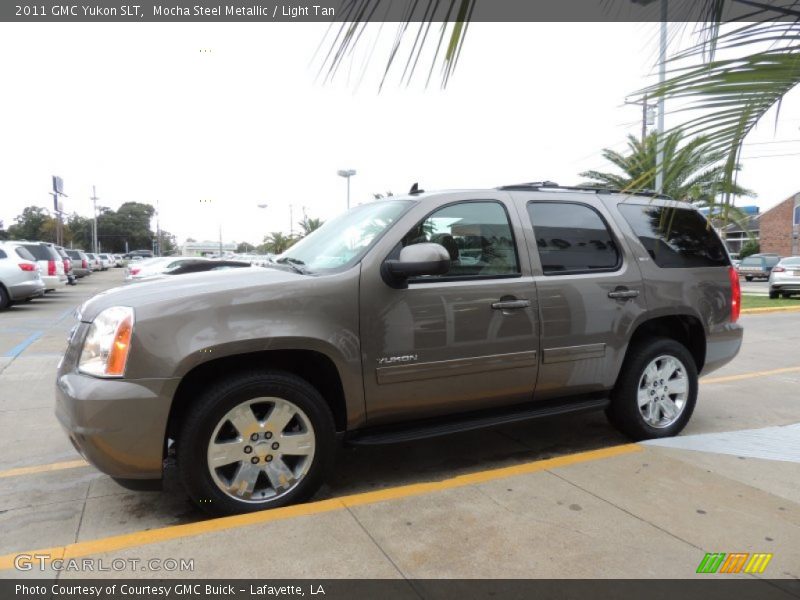 Front 3/4 View of 2011 Yukon SLT