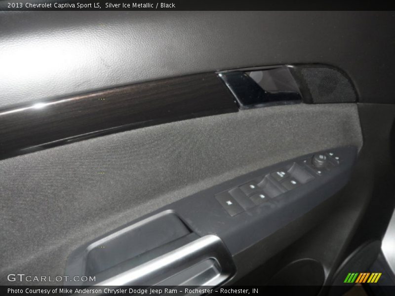 Silver Ice Metallic / Black 2013 Chevrolet Captiva Sport LS