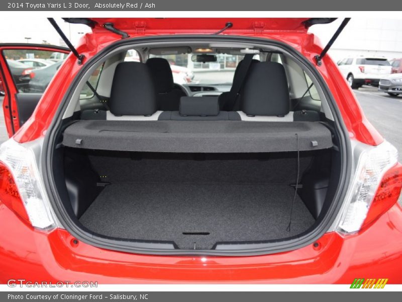 2014 Yaris L 3 Door Trunk