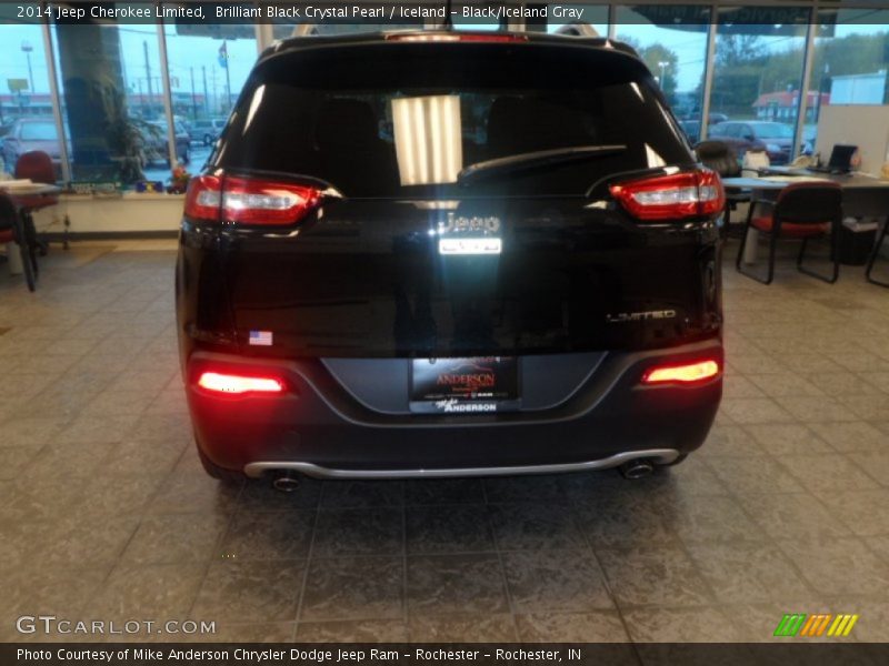 Brilliant Black Crystal Pearl / Iceland - Black/Iceland Gray 2014 Jeep Cherokee Limited