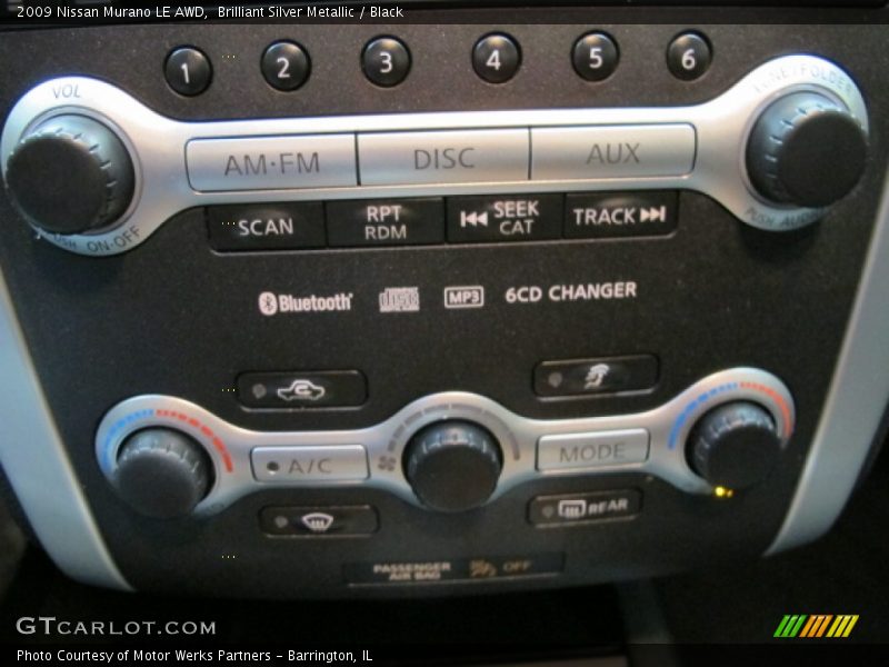 Brilliant Silver Metallic / Black 2009 Nissan Murano LE AWD