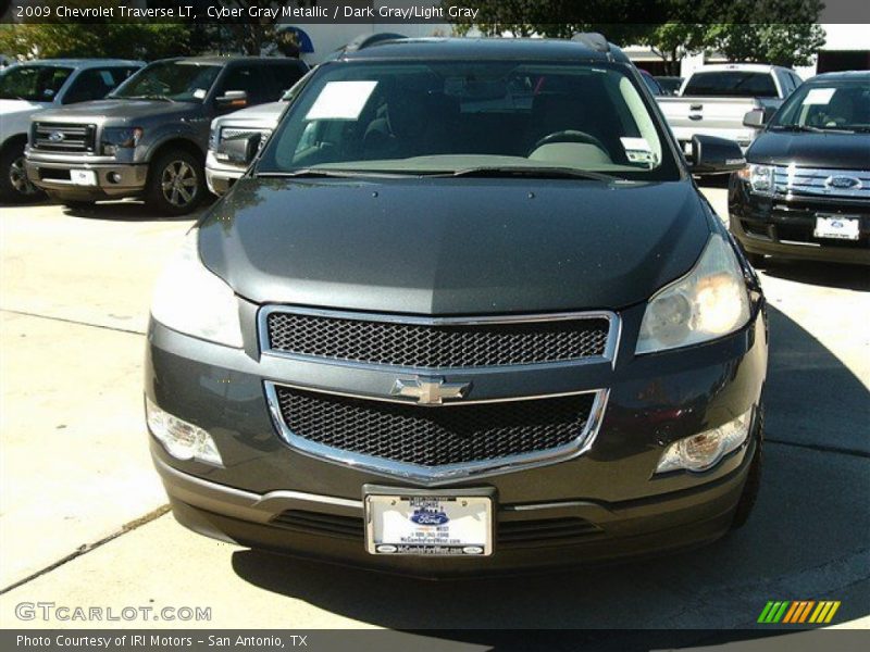 Cyber Gray Metallic / Dark Gray/Light Gray 2009 Chevrolet Traverse LT