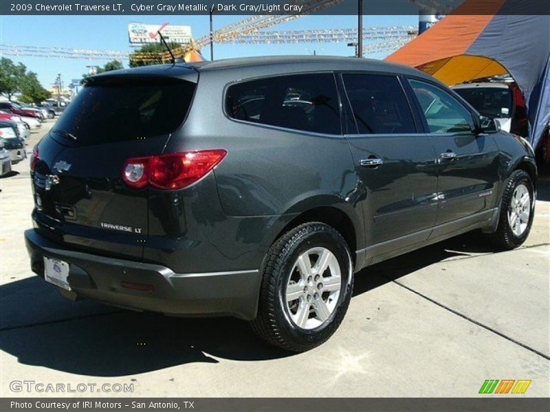 Cyber Gray Metallic / Dark Gray/Light Gray 2009 Chevrolet Traverse LT