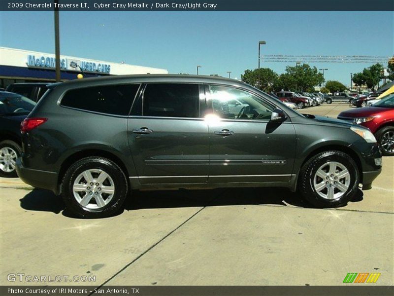 Cyber Gray Metallic / Dark Gray/Light Gray 2009 Chevrolet Traverse LT