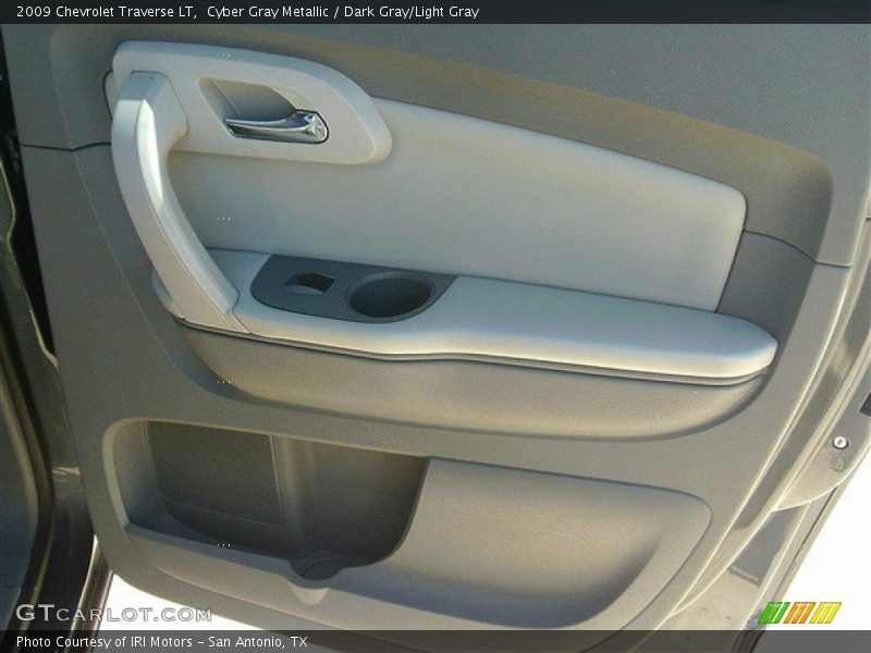 Cyber Gray Metallic / Dark Gray/Light Gray 2009 Chevrolet Traverse LT