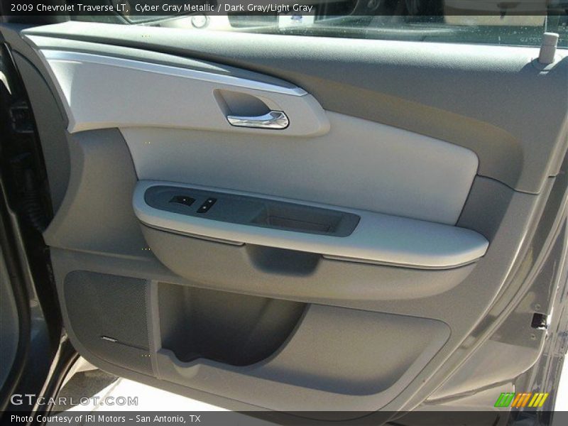 Cyber Gray Metallic / Dark Gray/Light Gray 2009 Chevrolet Traverse LT