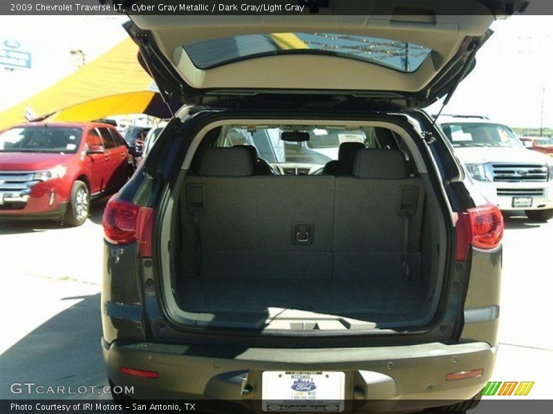 Cyber Gray Metallic / Dark Gray/Light Gray 2009 Chevrolet Traverse LT
