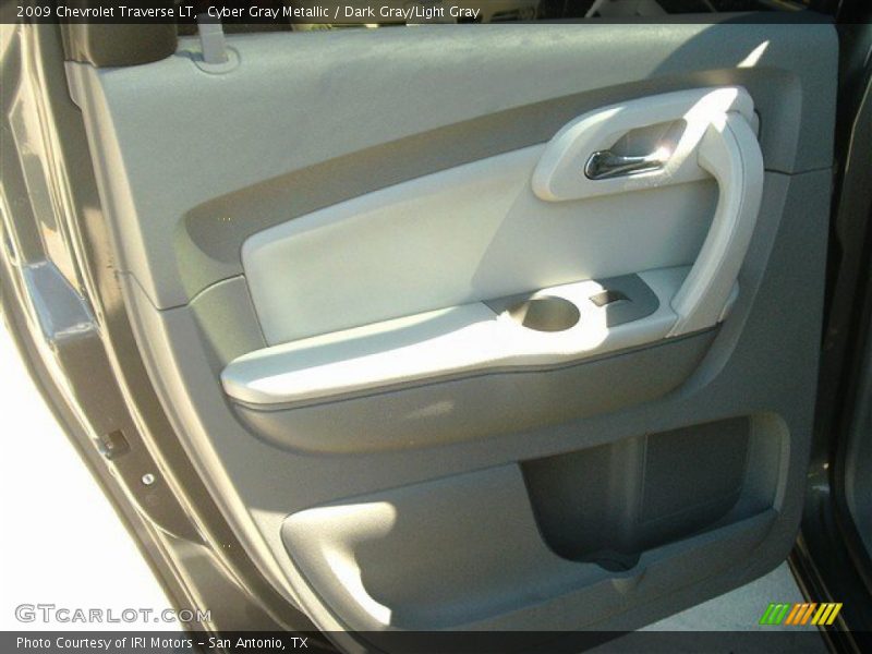 Cyber Gray Metallic / Dark Gray/Light Gray 2009 Chevrolet Traverse LT
