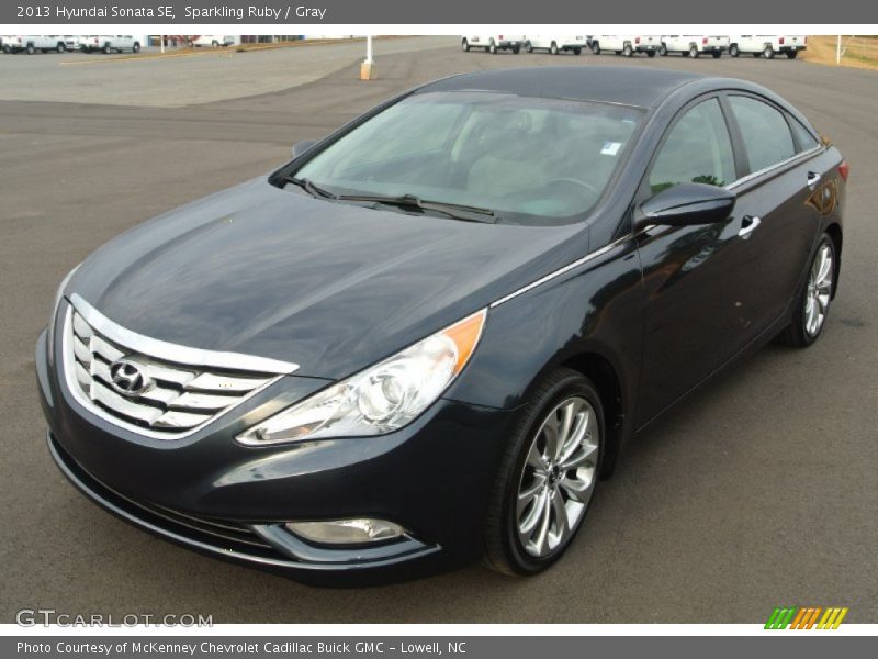 Sparkling Ruby / Gray 2013 Hyundai Sonata SE