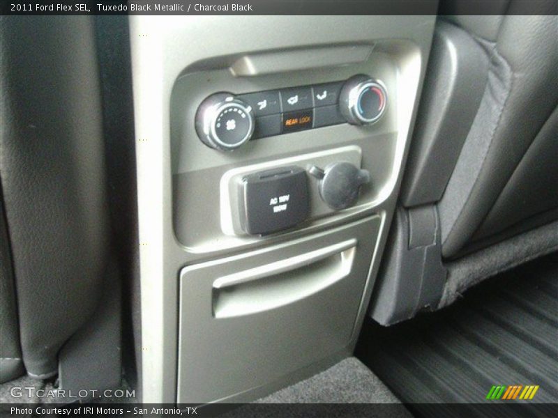 Tuxedo Black Metallic / Charcoal Black 2011 Ford Flex SEL