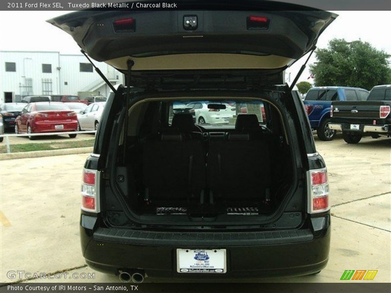 Tuxedo Black Metallic / Charcoal Black 2011 Ford Flex SEL