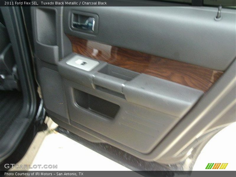 Tuxedo Black Metallic / Charcoal Black 2011 Ford Flex SEL