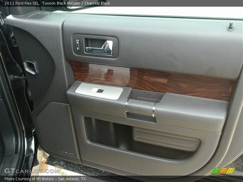 Tuxedo Black Metallic / Charcoal Black 2011 Ford Flex SEL