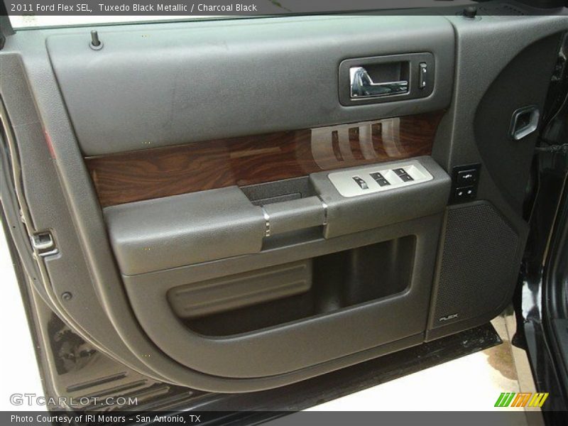 Tuxedo Black Metallic / Charcoal Black 2011 Ford Flex SEL