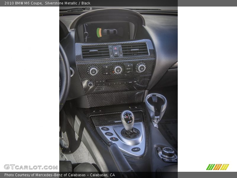 Silverstone Metallic / Black 2010 BMW M6 Coupe