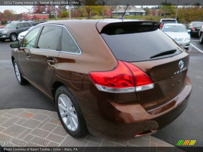 Sunset Bronze Mica / Ivory 2011 Toyota Venza I4