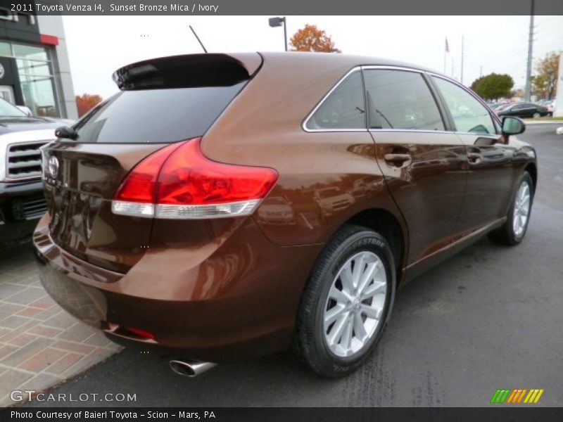 Sunset Bronze Mica / Ivory 2011 Toyota Venza I4