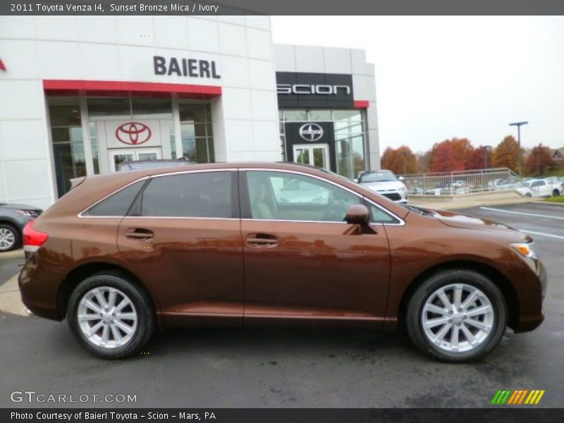 Sunset Bronze Mica / Ivory 2011 Toyota Venza I4