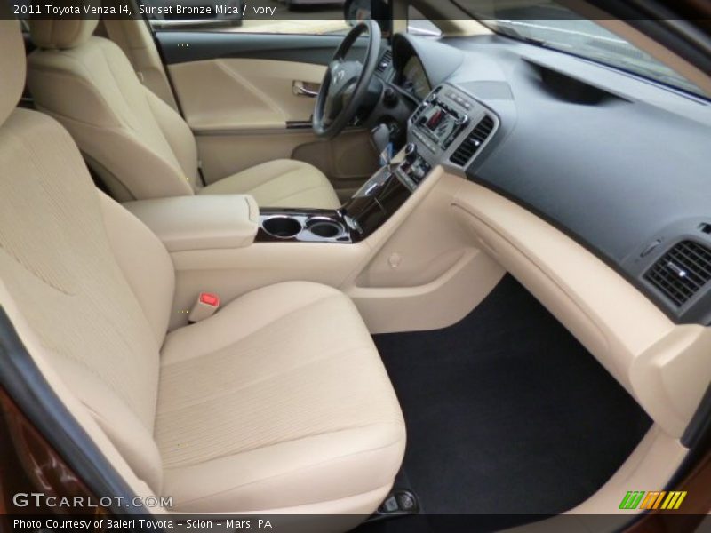 Sunset Bronze Mica / Ivory 2011 Toyota Venza I4