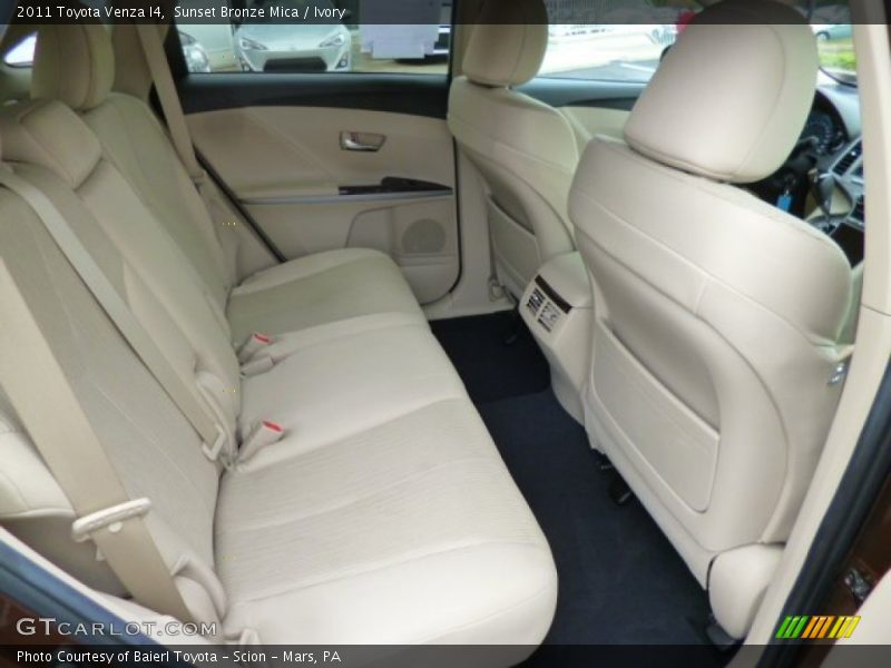 Sunset Bronze Mica / Ivory 2011 Toyota Venza I4