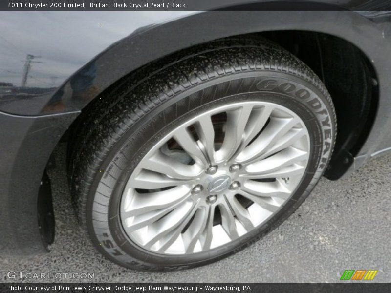 Brilliant Black Crystal Pearl / Black 2011 Chrysler 200 Limited