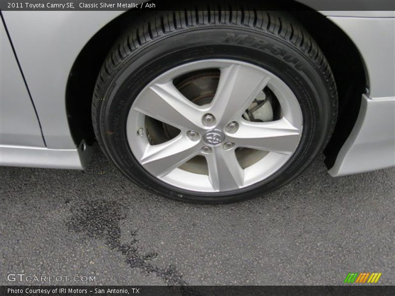 Classic Silver Metallic / Ash 2011 Toyota Camry SE