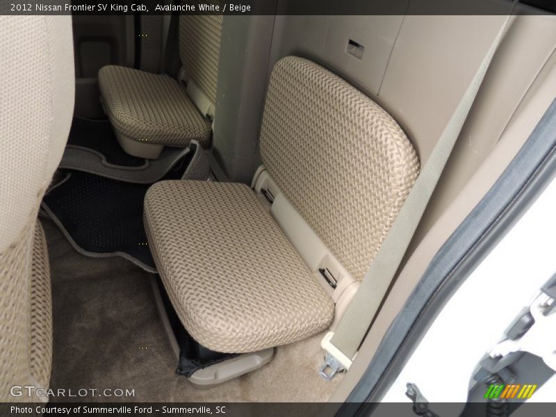Avalanche White / Beige 2012 Nissan Frontier SV King Cab
