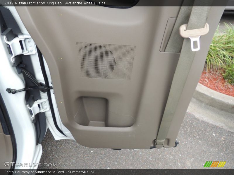 Avalanche White / Beige 2012 Nissan Frontier SV King Cab