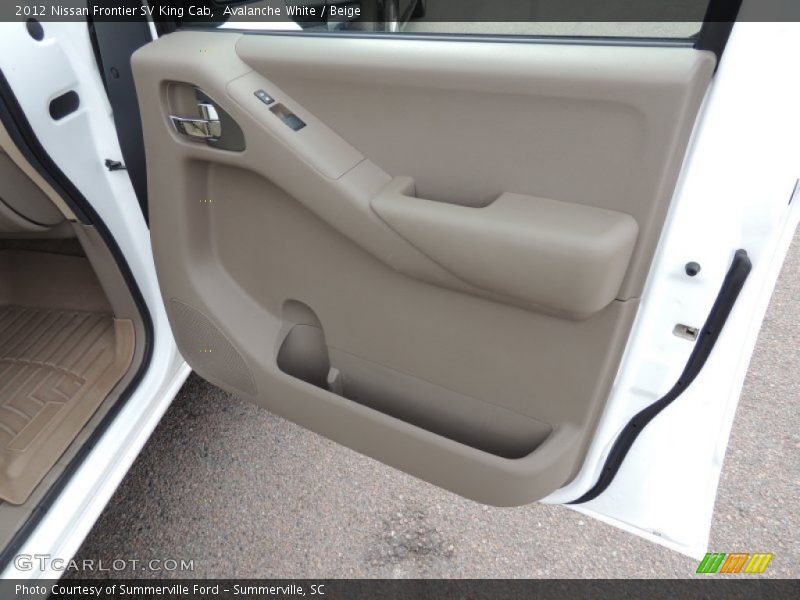 Avalanche White / Beige 2012 Nissan Frontier SV King Cab