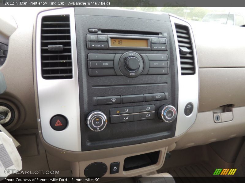 Avalanche White / Beige 2012 Nissan Frontier SV King Cab