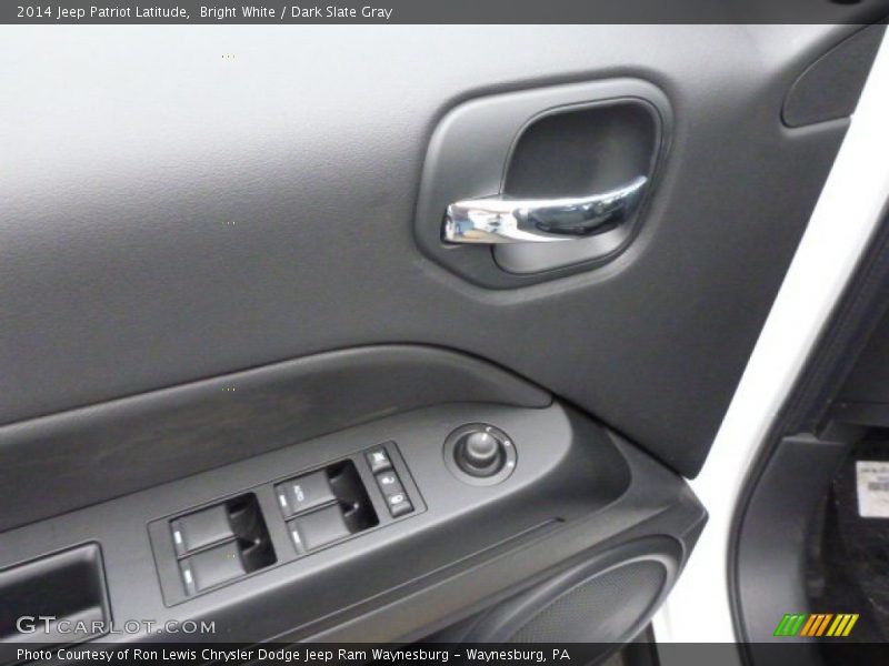 Bright White / Dark Slate Gray 2014 Jeep Patriot Latitude