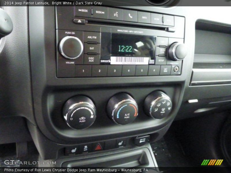 Bright White / Dark Slate Gray 2014 Jeep Patriot Latitude