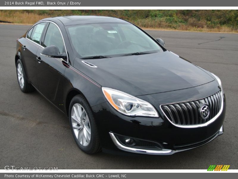 Front 3/4 View of 2014 Regal FWD