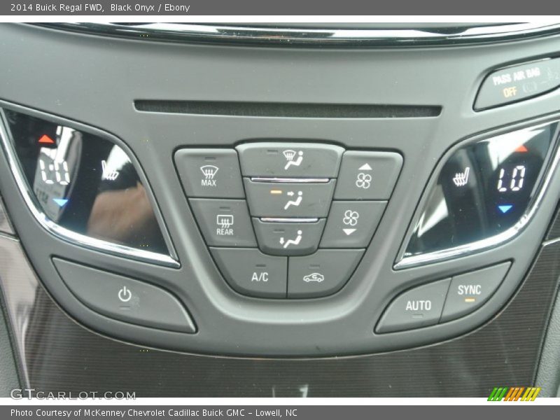 Black Onyx / Ebony 2014 Buick Regal FWD