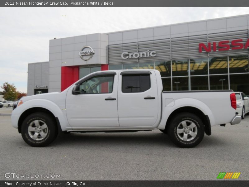 Avalanche White / Beige 2012 Nissan Frontier SV Crew Cab