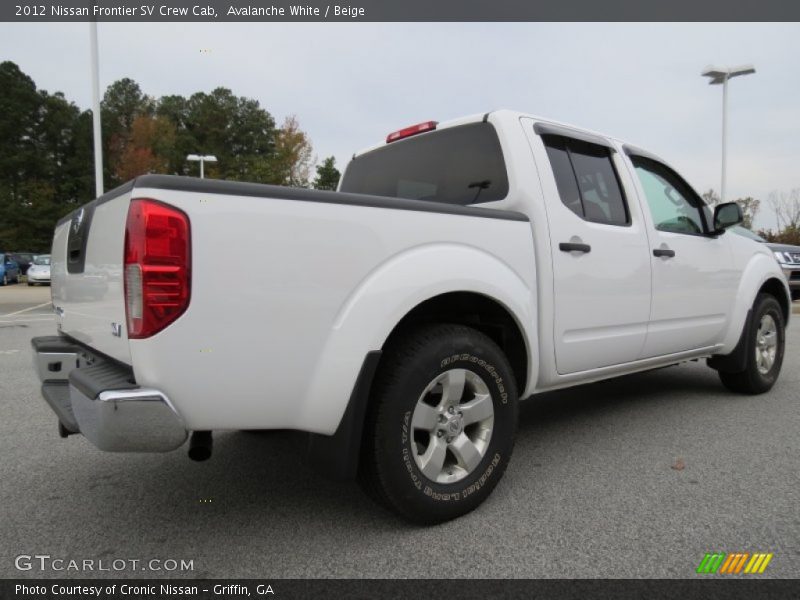 Avalanche White / Beige 2012 Nissan Frontier SV Crew Cab