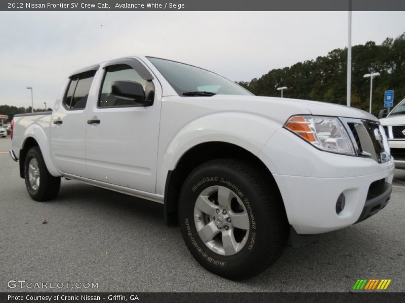 Avalanche White / Beige 2012 Nissan Frontier SV Crew Cab